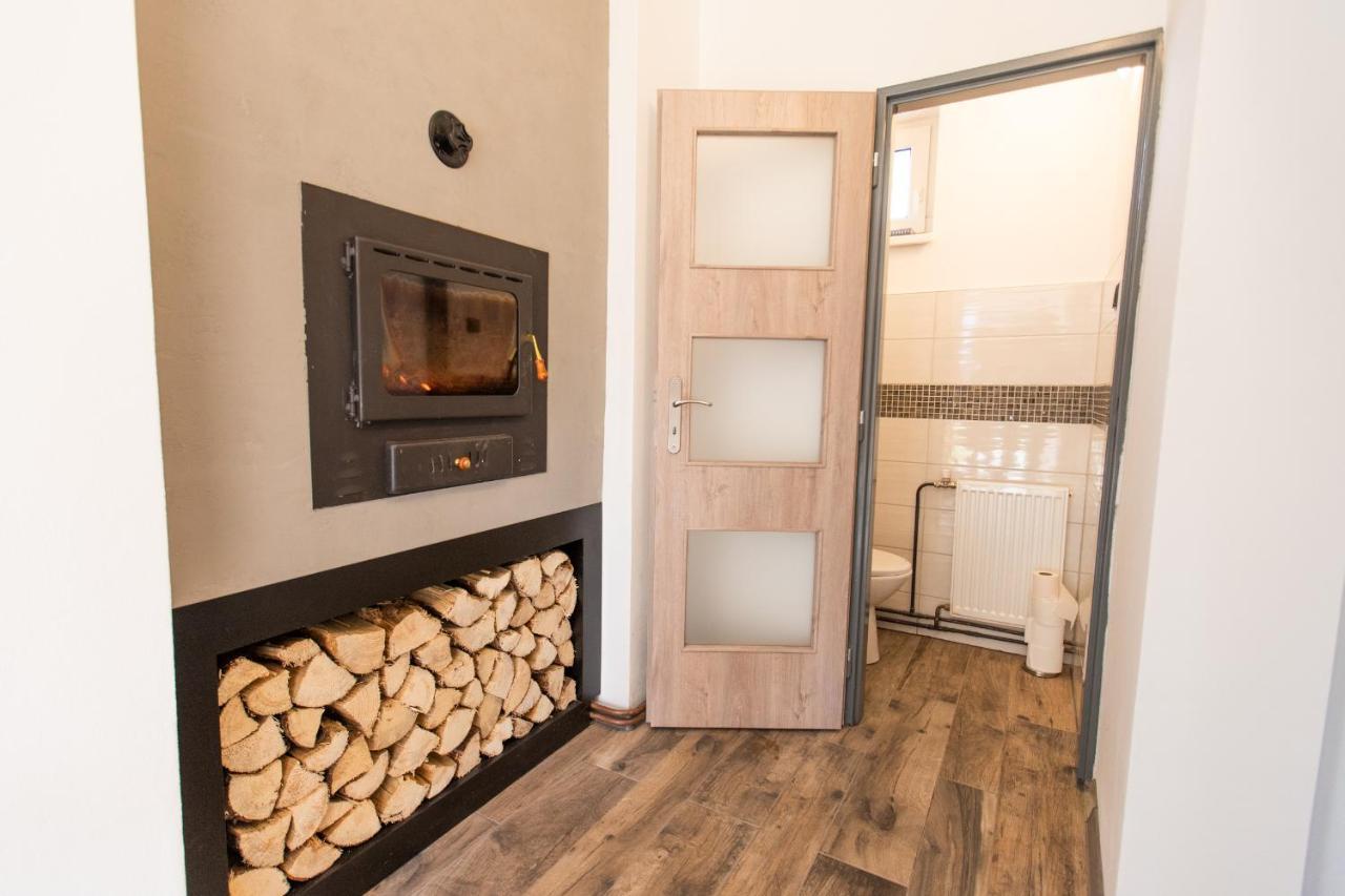 Ubytovani Na Samote - Apartman U Tesaru Komarice Exterior foto