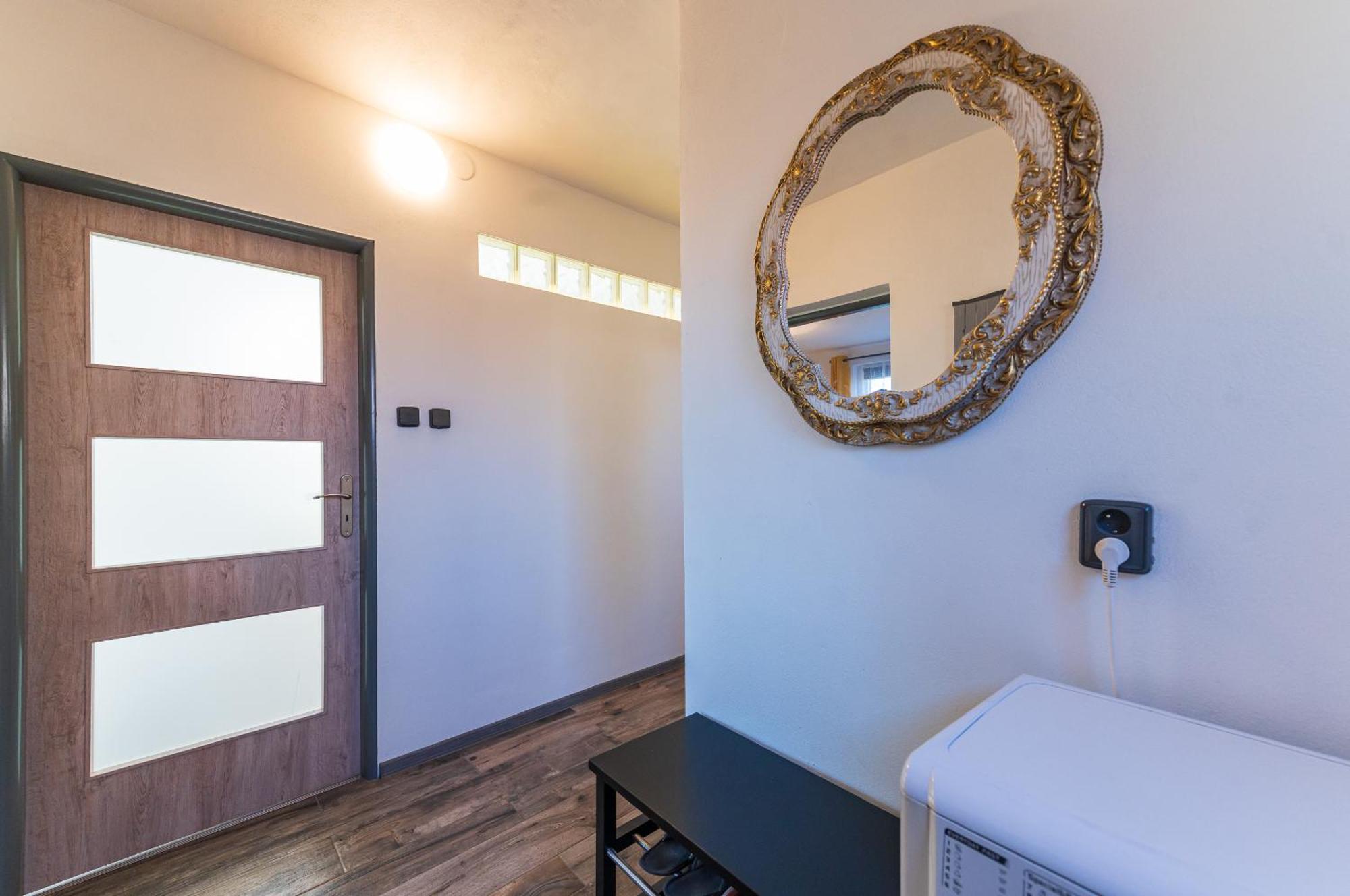 Ubytovani Na Samote - Apartman U Tesaru Komarice Exterior foto