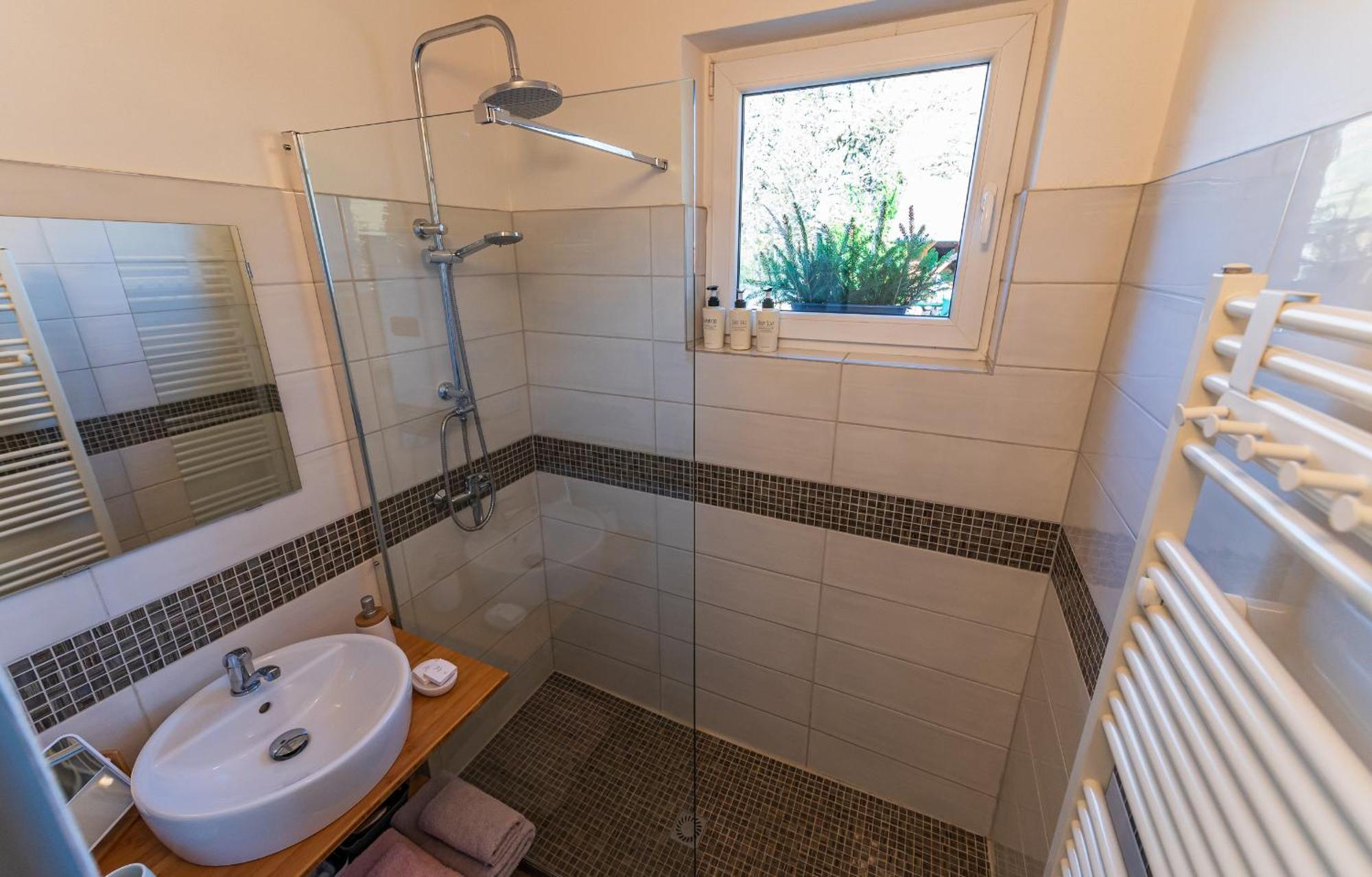 Ubytovani Na Samote - Apartman U Tesaru Komarice Exterior foto